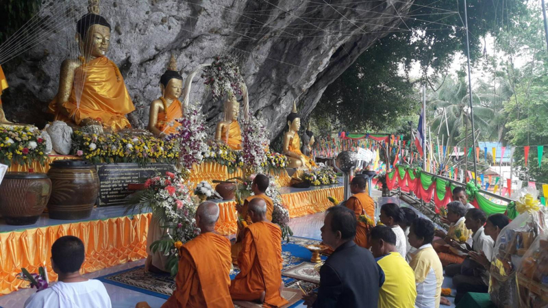 วัดเขาพระทอง